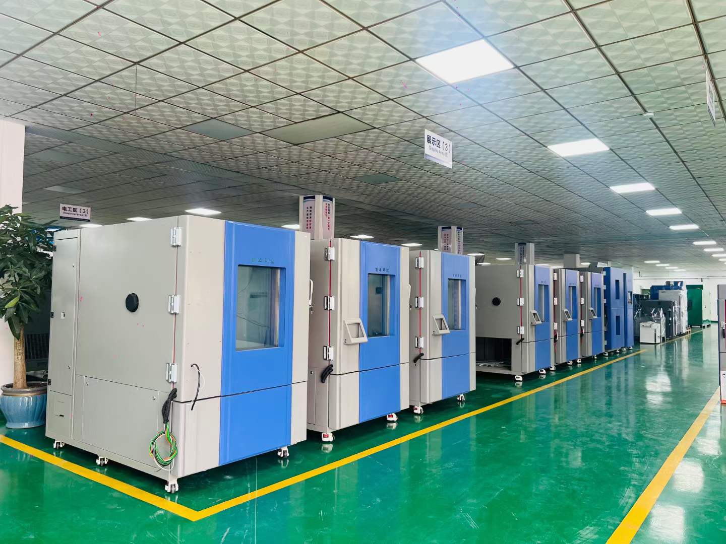 大型高（gāo）低溫循環檢測機